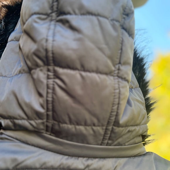 Nautica Girls’ Puffer Jacket – Size Small (teen). - Picture 10 of 14